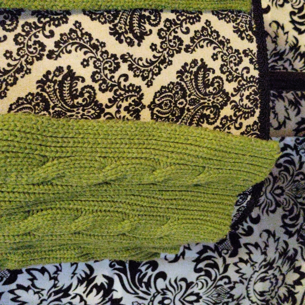 Green sweater Medium(12/14) - Picture 4 of 7